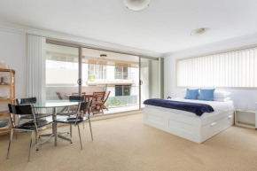 Balcony Studio in Heart of Manly Dining and Shops